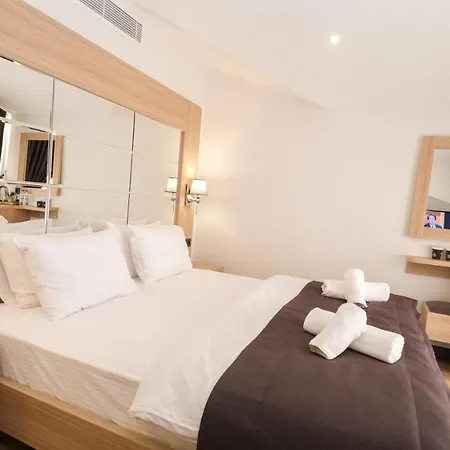 Otel Alesta Seaside *