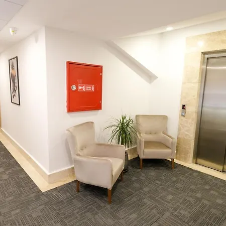 Alesta Seaside 酒店 *